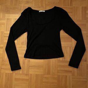 Elegant Black Scoop Neck Long Sleeve Top (Size XS)